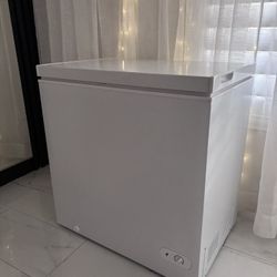 Chest Freezer Barely Used 7 Cu