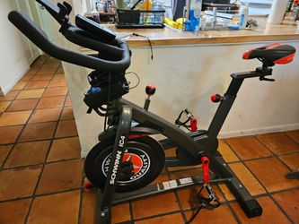 SCHWINN IC4