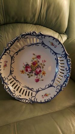 Reticulated Center Bowl