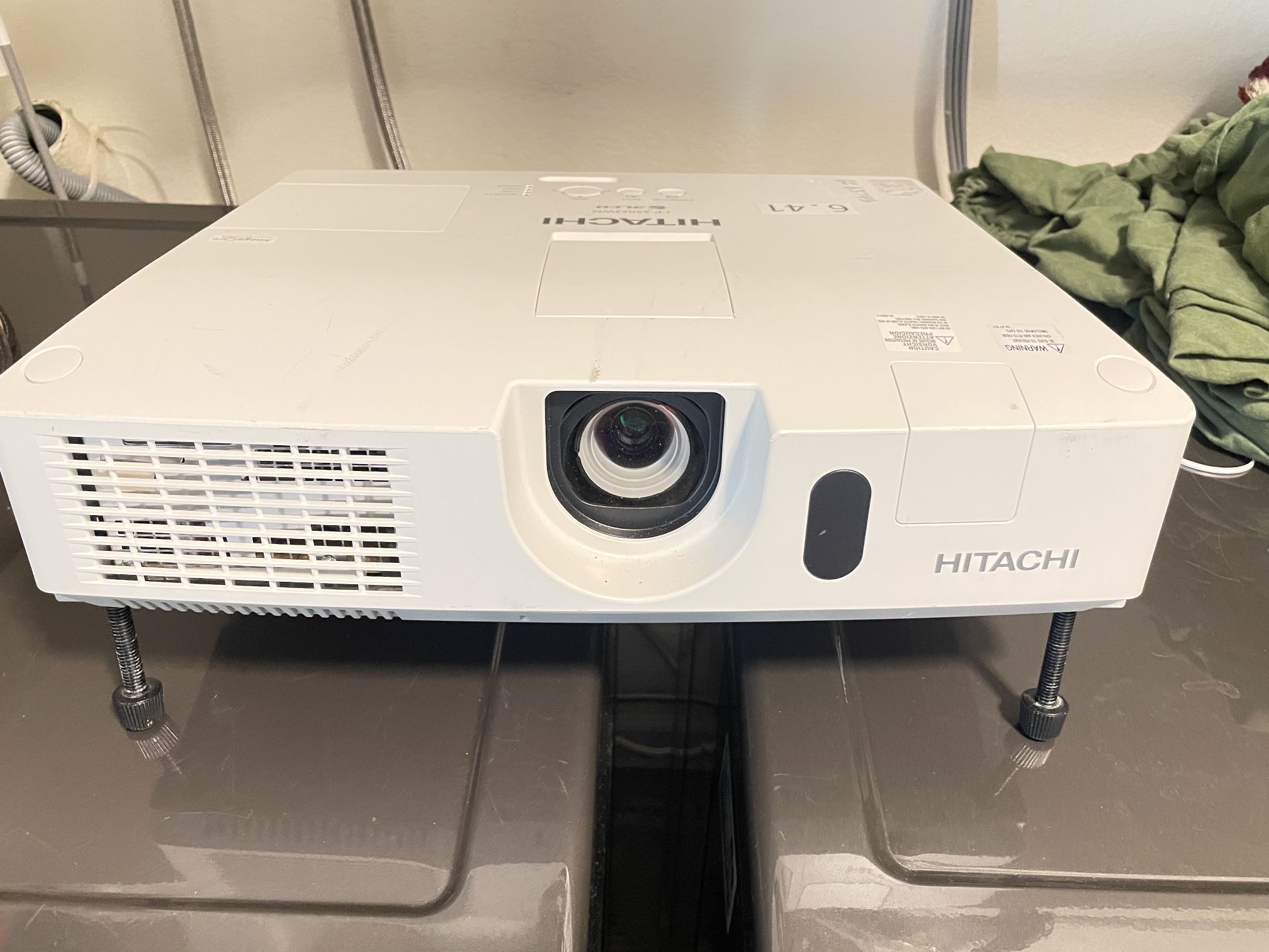 Hitachi 5000 Lumens HDMI Video Projector