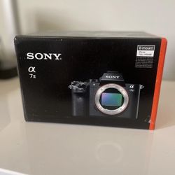 Sony a7 III (a7III/ILCE-7M3) 28–70mm Kit – Open Box, Like New, Extra Batteries & Bag, Original Packaging