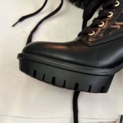 Brand New Guess Boots