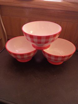 Pioneer Woman Footed Cereal Soup Bowl 3pc  —  Charming Check Red Gingham
