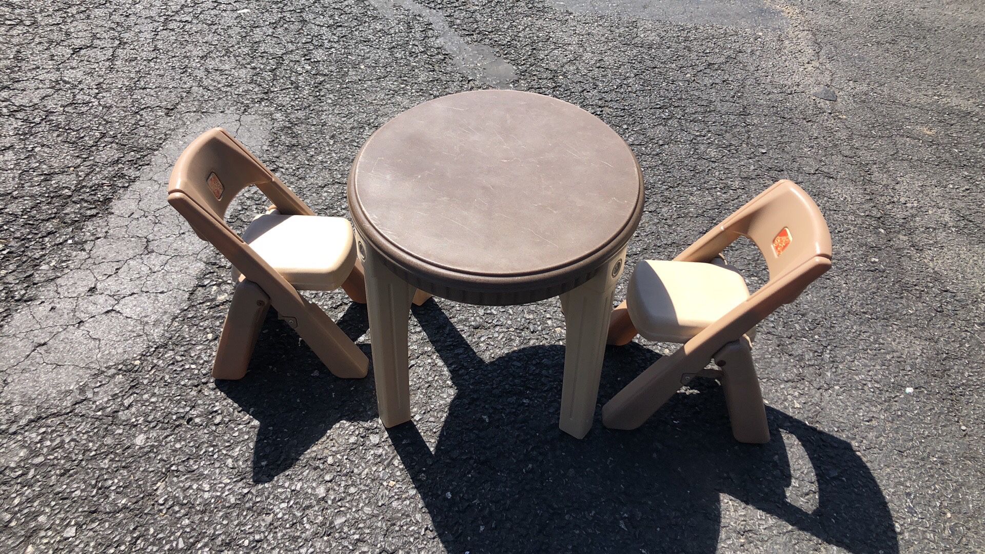 Plastic Kids Table with two folding chairs