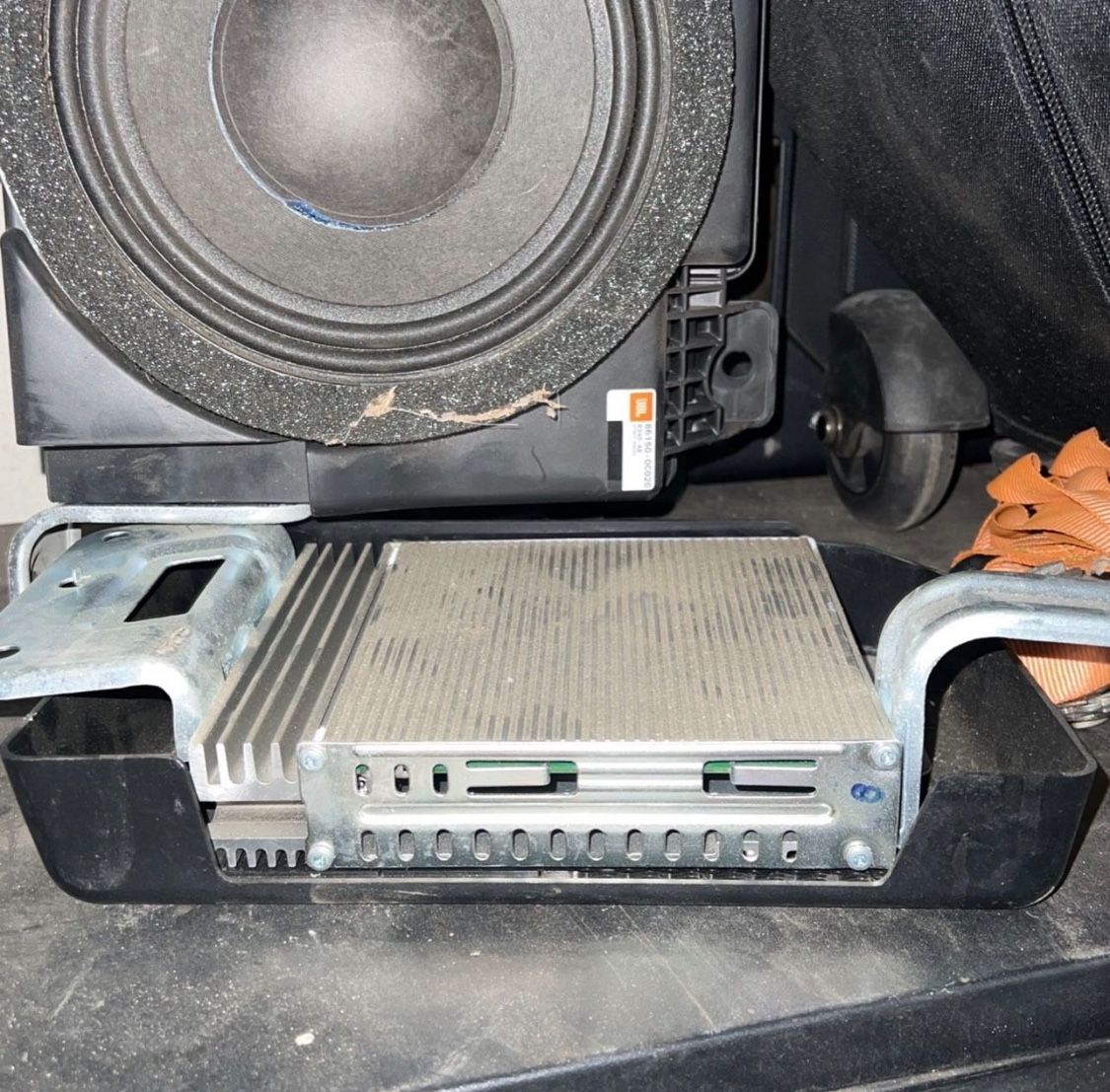 2007 Tundra Crewmax JBL Sub And Amp