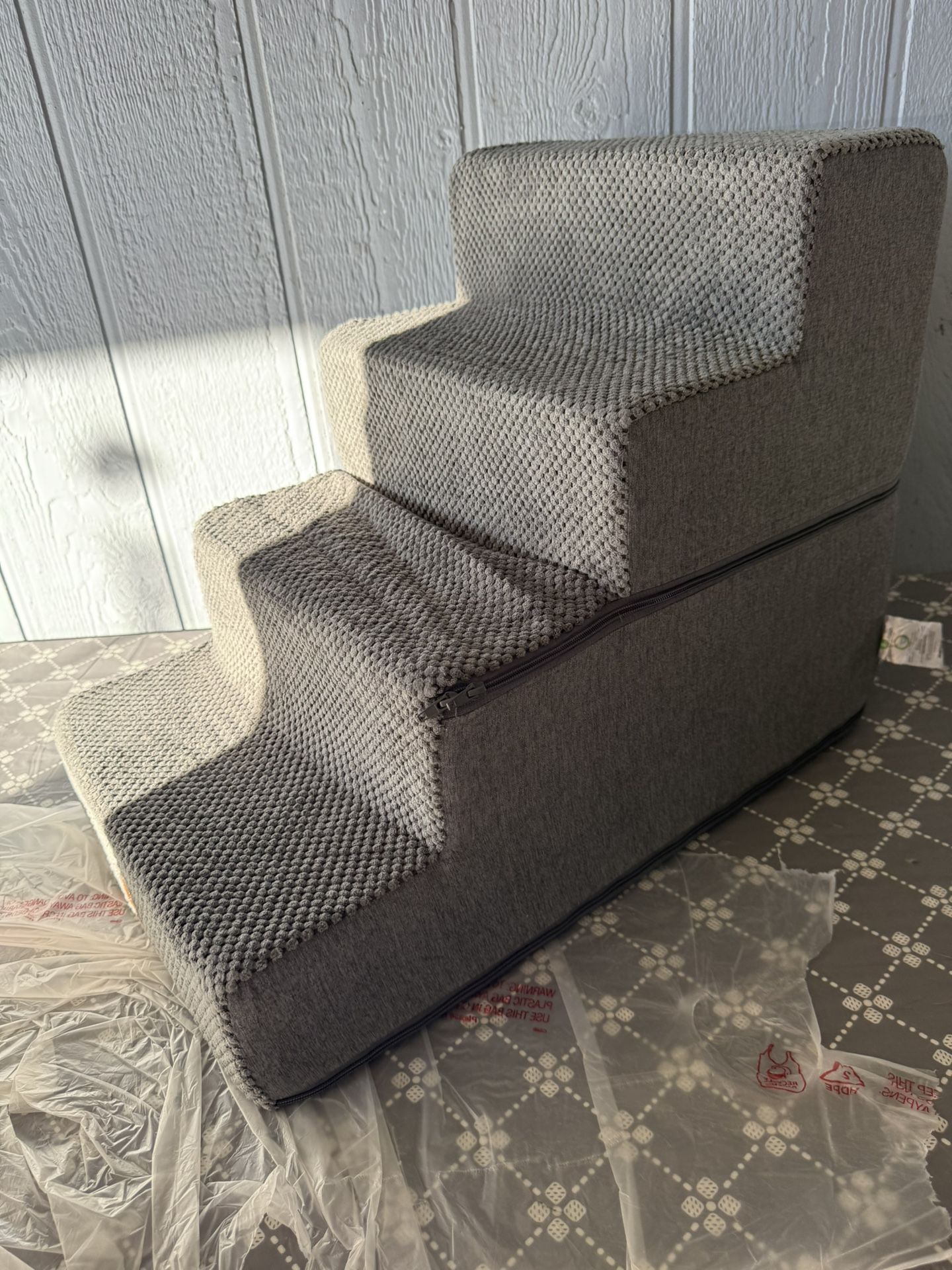 Dog Stairs for Bed 18" H, 4-Step Dog Steps for High Bed, Pet Steps for Small Dogs and Cats, Non-Slip Balanced Pet Ramp Indoor, Grey