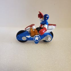 MotorcycleCAPTAIN AMERICA & SHIELD RACER Playskool Marvel Super Hero Motorcycle 