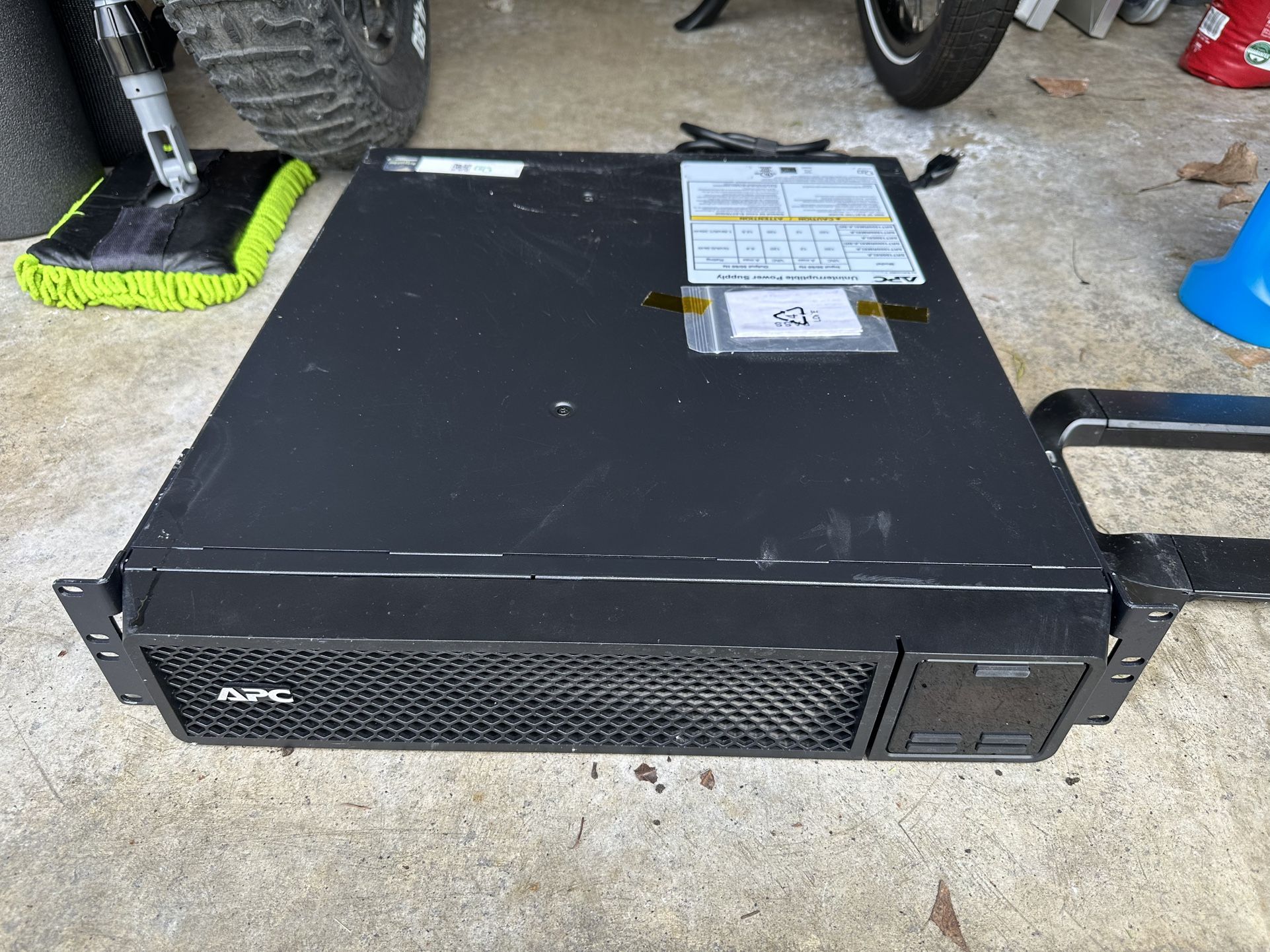 APC Server Battery Backup STR1000XLA