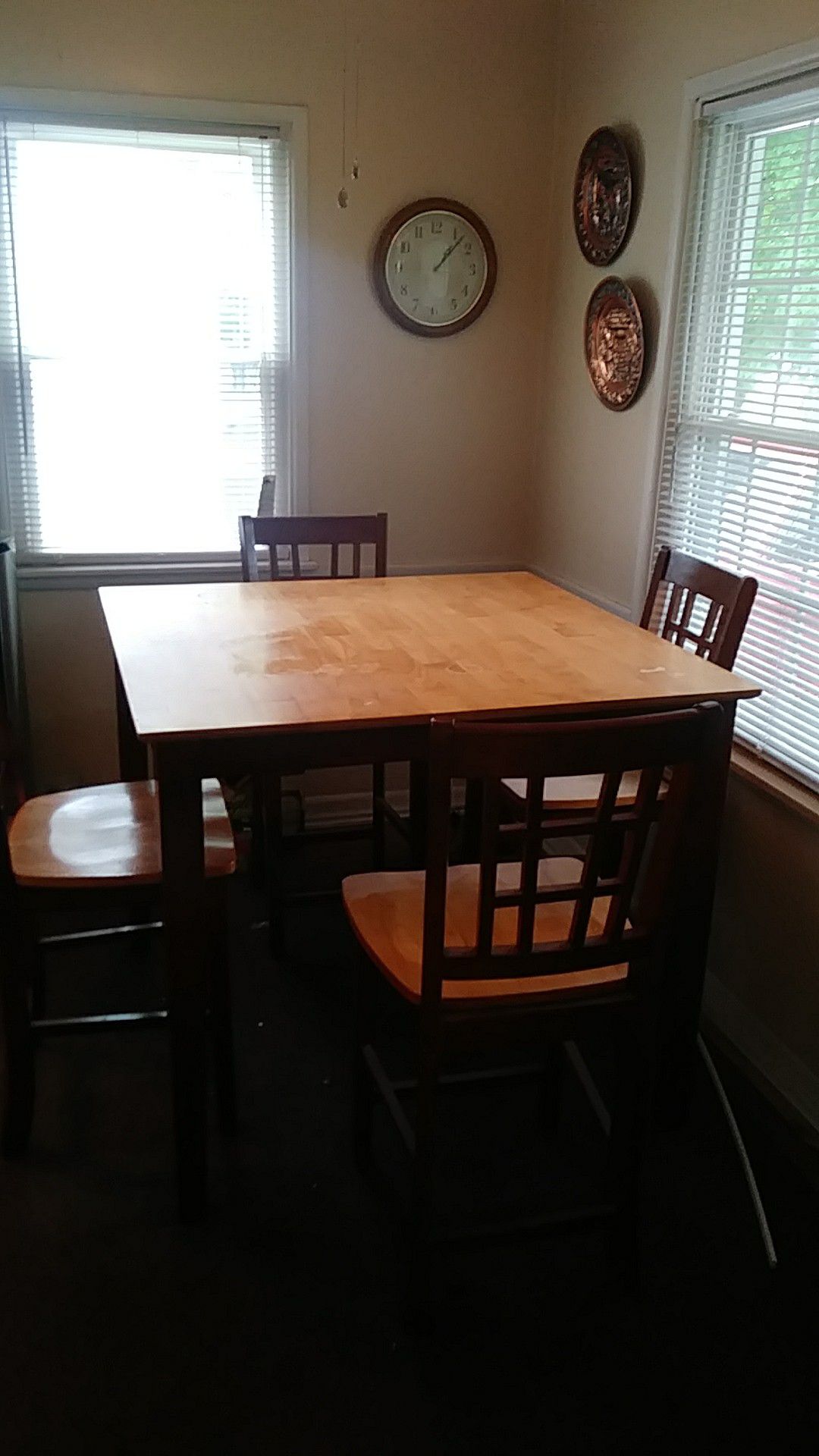 Kitchen table 4 chairs nice
