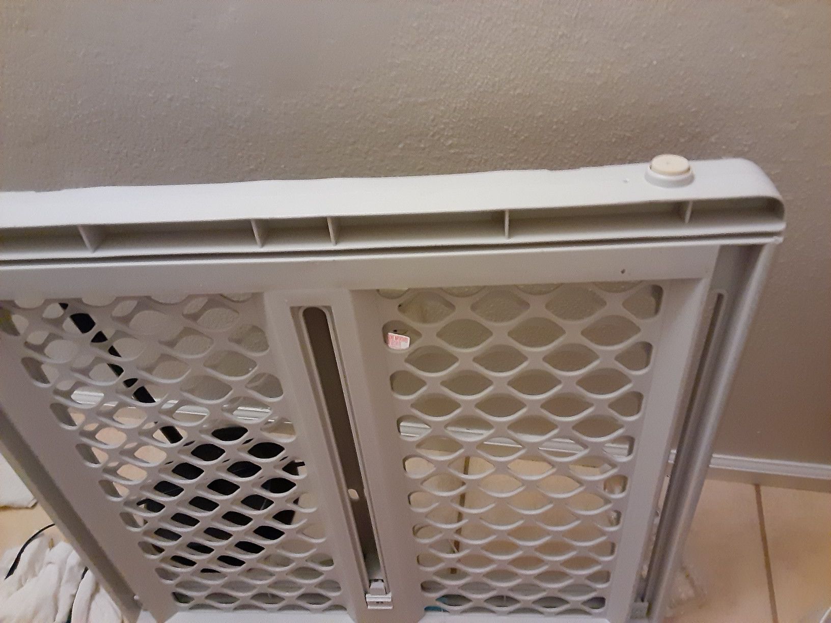 Brand new baby gate