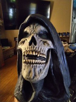 Halloween grim reaper mask with cloak