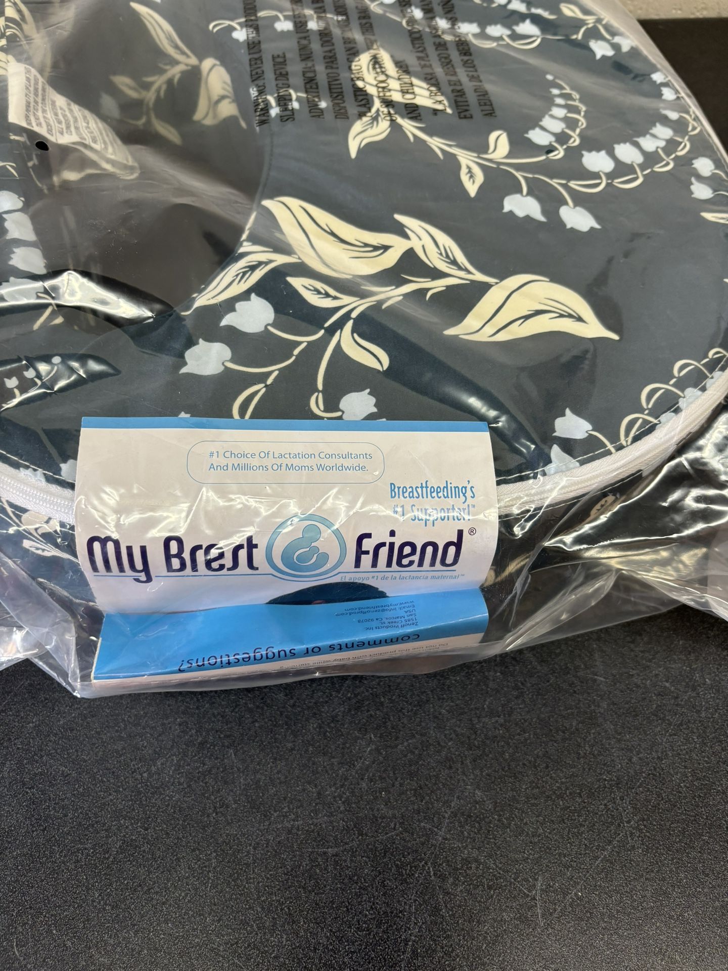 My Brest Friend Original Nursing Pillow Brand New $25 Cash or E-pay RI Daily Deals Message for appt. https://offerup.com/redirect/?o=aHR0cHM6Ly93d3cuZ