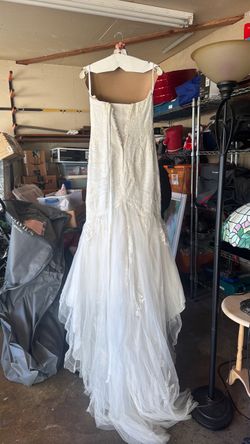 David's Bridal White Lace Wedding Dress