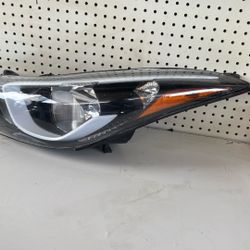 2014-2015-2016 Hyundai Elantra Headlights Driver Side OEM 