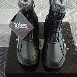 Totes Snow Boots Size 7 (New)
