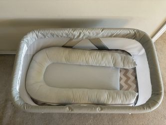 MiClassic Mesh 2in1 Stationary & Rocking Bassinet and LaLa Me Newborn Lounger