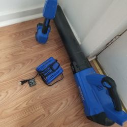 KOBALT   Weed whacker and blower with charger and battery