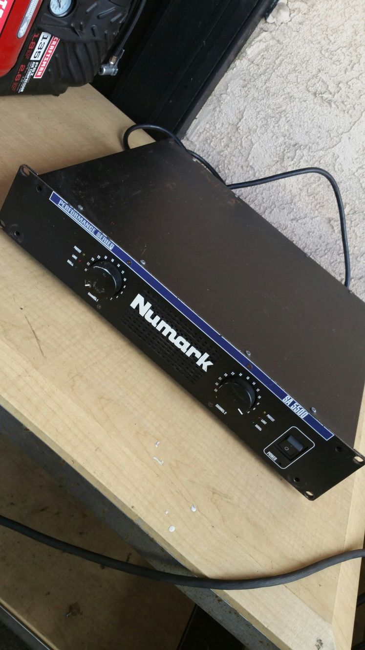 Numark SA-5500 Professional 2-Channel Power Amplifier 1100 WATTS