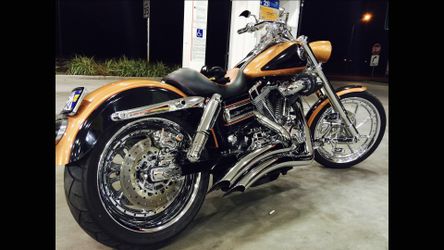 Harley Davidson 105 anniversary, Dina super glide custom