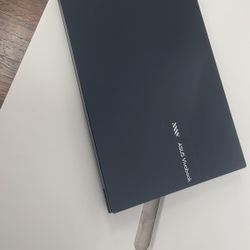 ASUS VIVOBOOK 14"