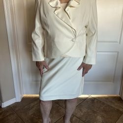 Size 14, Classy Off White 3 Piece Suit 