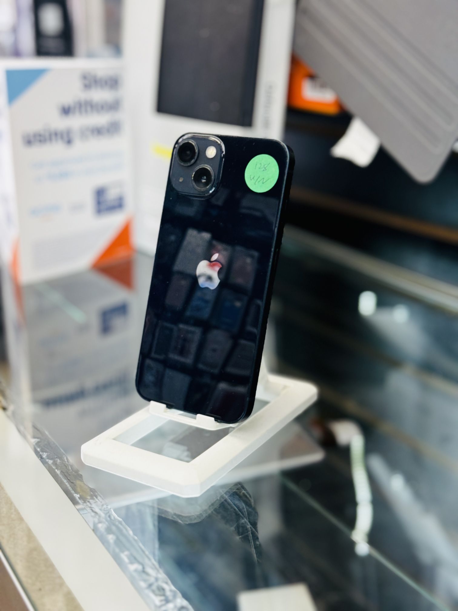 iPhone 13 (Factory Unlocked)