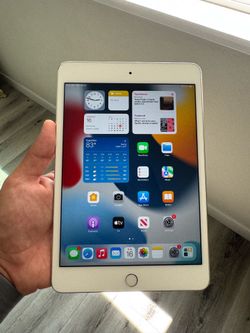 Apple iPad Mini 4 128GB Wi-Fi - Silver