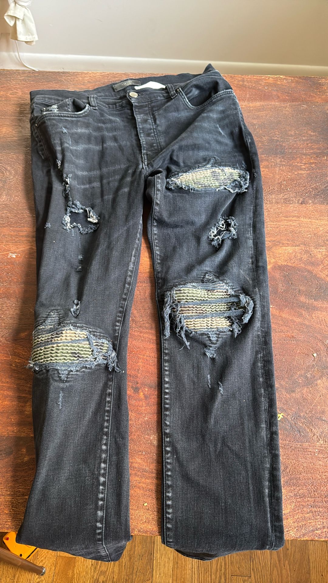AMIRI JEANS