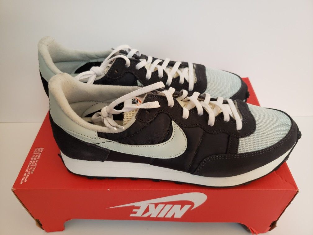 Nike Challenger OG Size 11 & 11.5