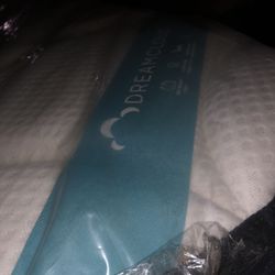 Queen Size Dreamcloud Premier Memory Foam Cooling Mattress Bed Serta Sealy Casper Nectar Copper Purple Lull Leesa Saatva Wink Tempurpedic Kluft Beauty