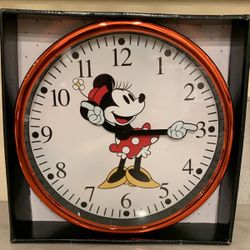 Disney  Retro Style Minnie Mouse 12" Wall Clock Analog Display Red Trim   Retail 34.99 Plus Tax