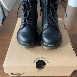 Kids DR Martens