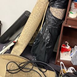 Round Floor Carpets In Good Condition 20/25$ Each 