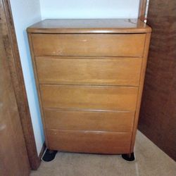 Vintage Solid Wood Kroehler Dresser Pick Up By 4/29.