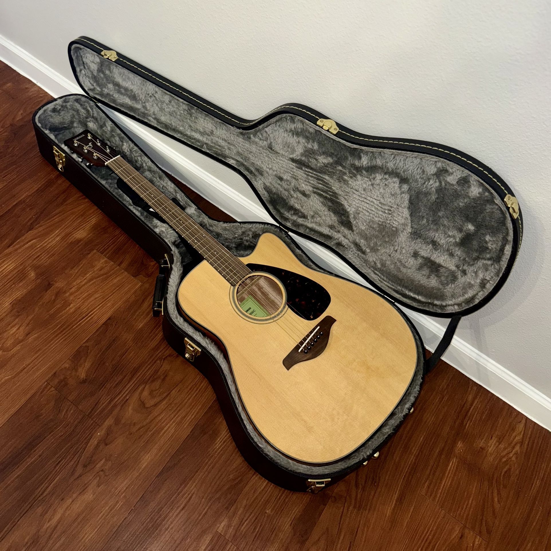 Yamaha FG Series FGX800C Acoustic-Electric Guitar Sand Burst with Hardshell Case