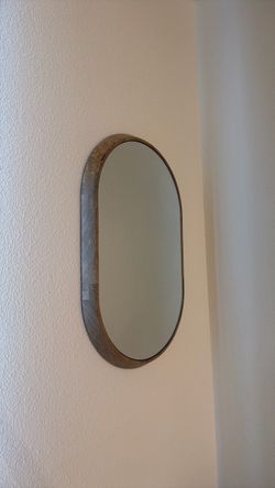 Wall mirror