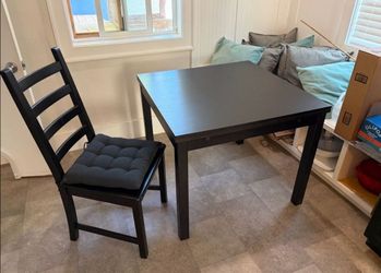 Black Wood Dining Table and Chair Set