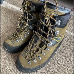 La Sportiva Mountaineering Boots