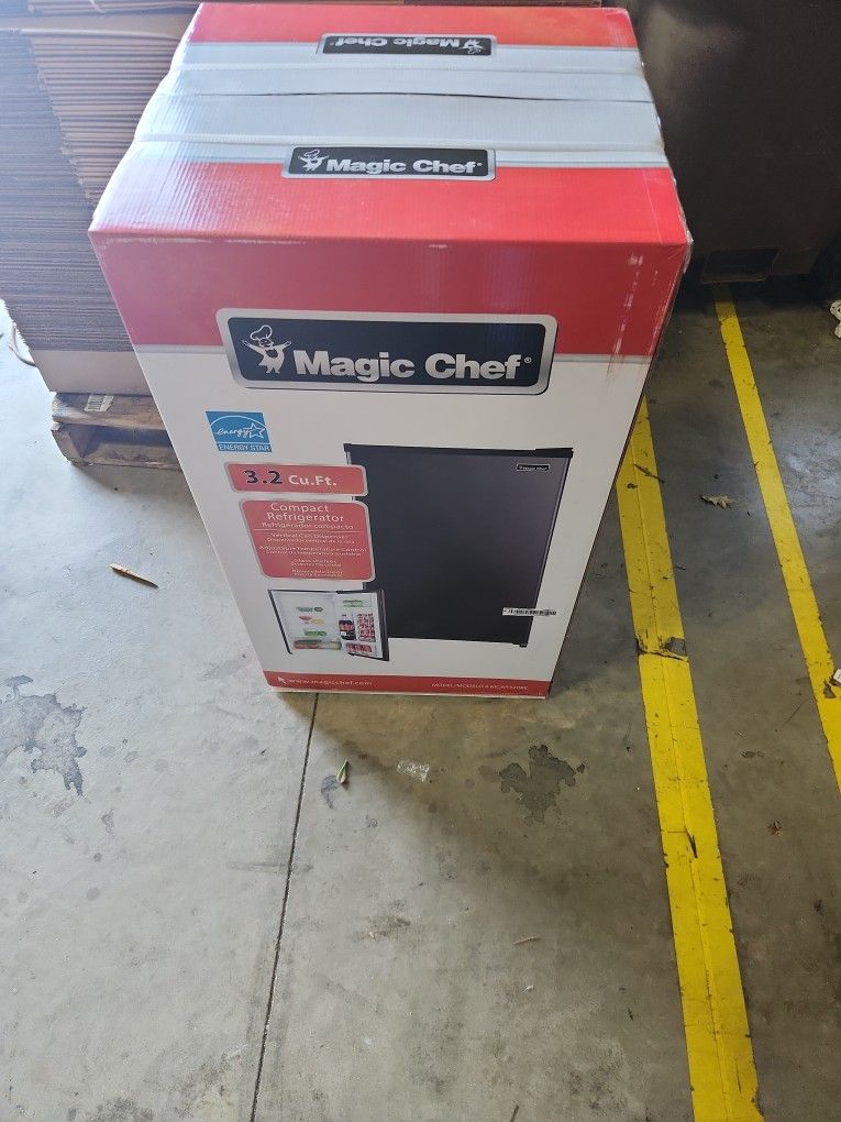 Magic Chef Mini Fridge