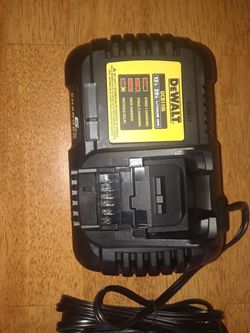 DeWalt dcb1106 12 and 20 volt super fast charger 6.0 amp hours