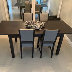 Dining Table / Chairs