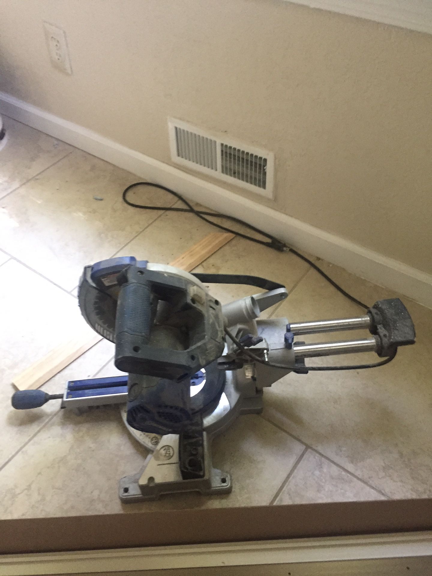 Cutting saw