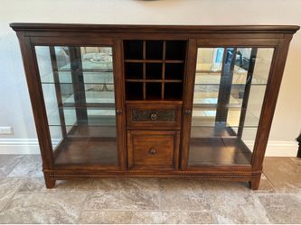 Entry way/display cabinet/buffet