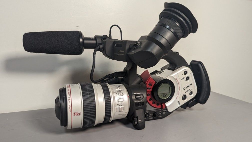 Canon XL1 3CCD Camcorder With Accessories