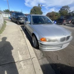 2000 BMW 323i