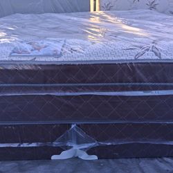 Brand new King size pillowtop mattress included box spring free delivery depends on location