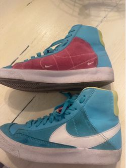 Nike girls Blazer Mid shoes size 5 youth