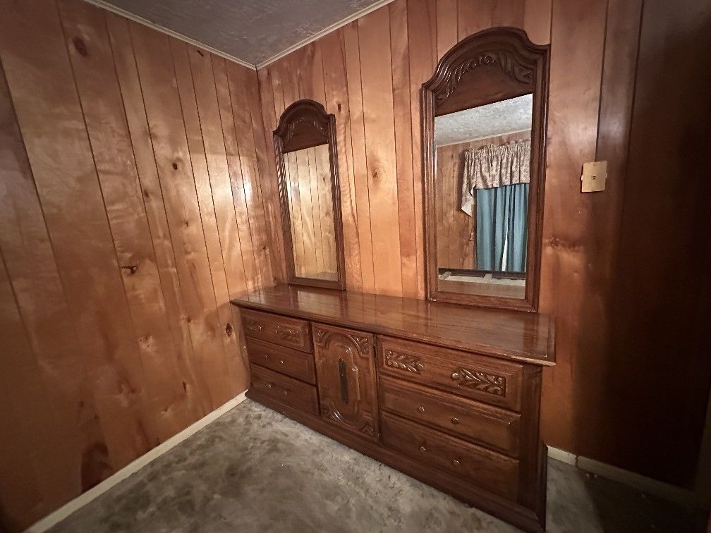 Dresser With Mirrors