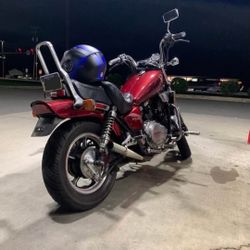 1985 Honda VF700C Magna