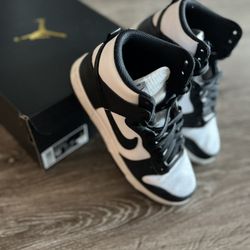 Nike Dunk High White  Black Size 6 Men (7,5 Women)
